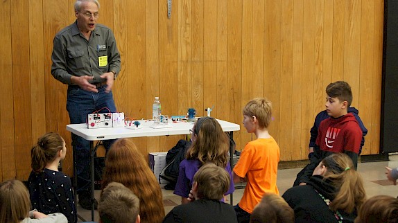 Steve Levin demonstrates a hydrogen fuel cell on a small scale